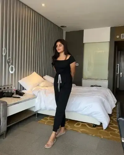 Call Girls Bidhuna Cash On Delivery