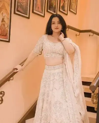 Escort Bidhuna